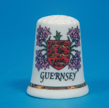 Guernsey-Coat-of-Arms-Channel-Islands-China-Thimble-B31-153262227015