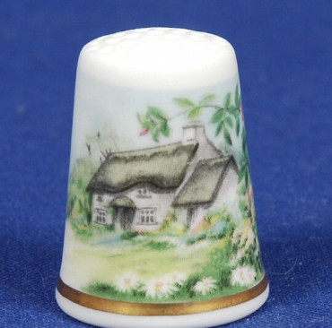 Miss-Mouse-Special-Offer-Royal-Worcester-Country-Cottage-China-Thimble-B47-151125977576